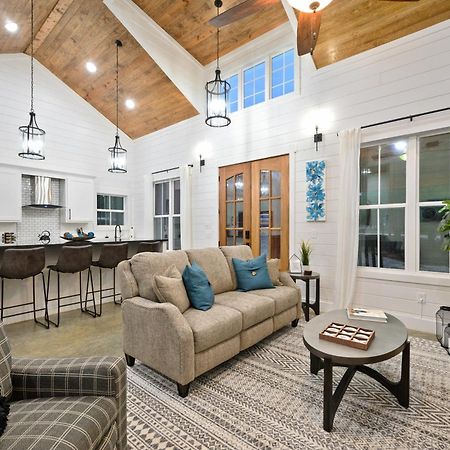 Bella Luna Cabin - Cozy Farmhouse Cabin, Private Deck, Swing Set, Fire Pit, Hot Tub Villa Broken Bow Exterior photo
