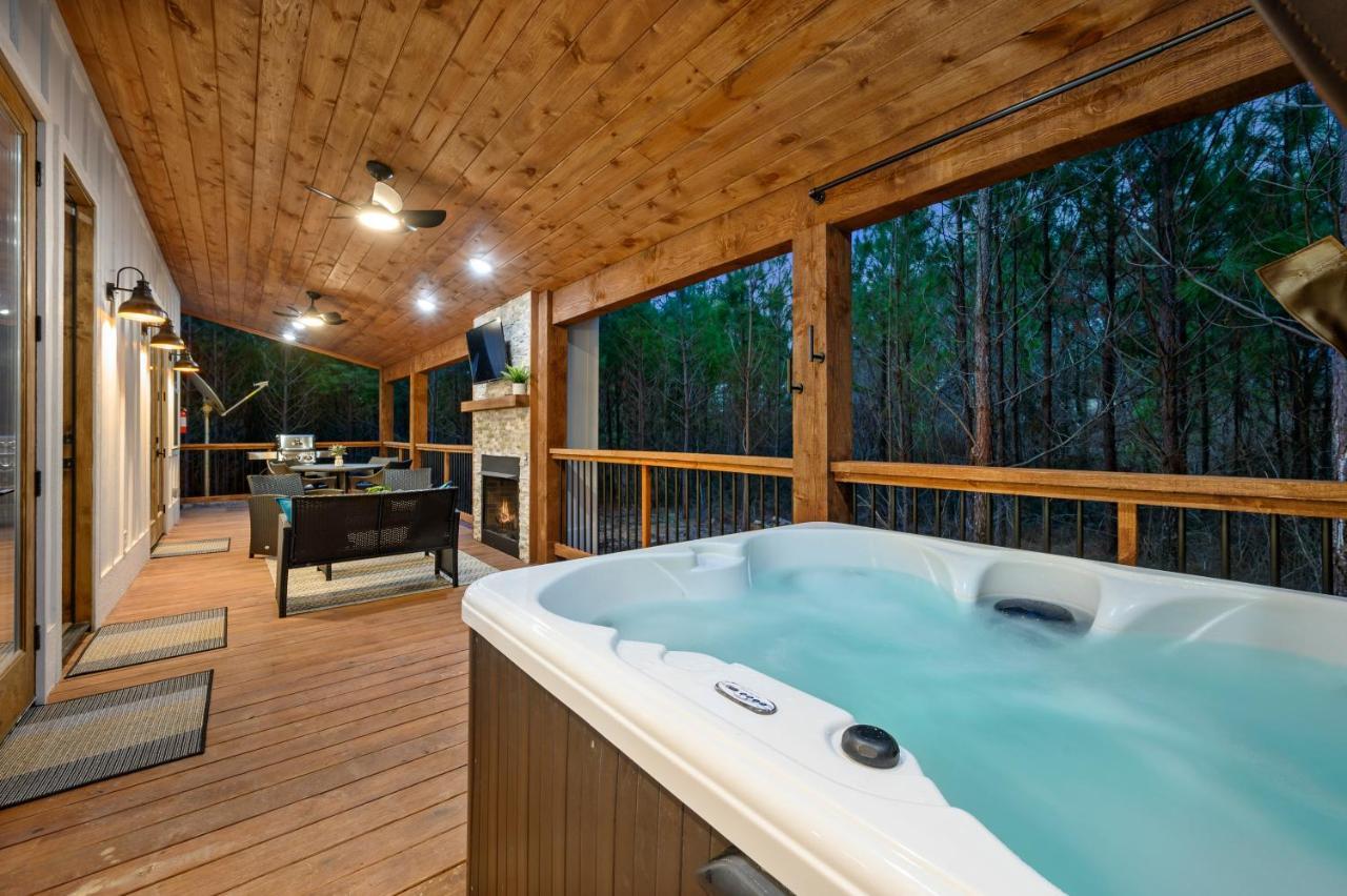 Bella Luna Cabin - Cozy Farmhouse Cabin, Private Deck, Swing Set, Fire Pit, Hot Tub Villa Broken Bow Exterior photo