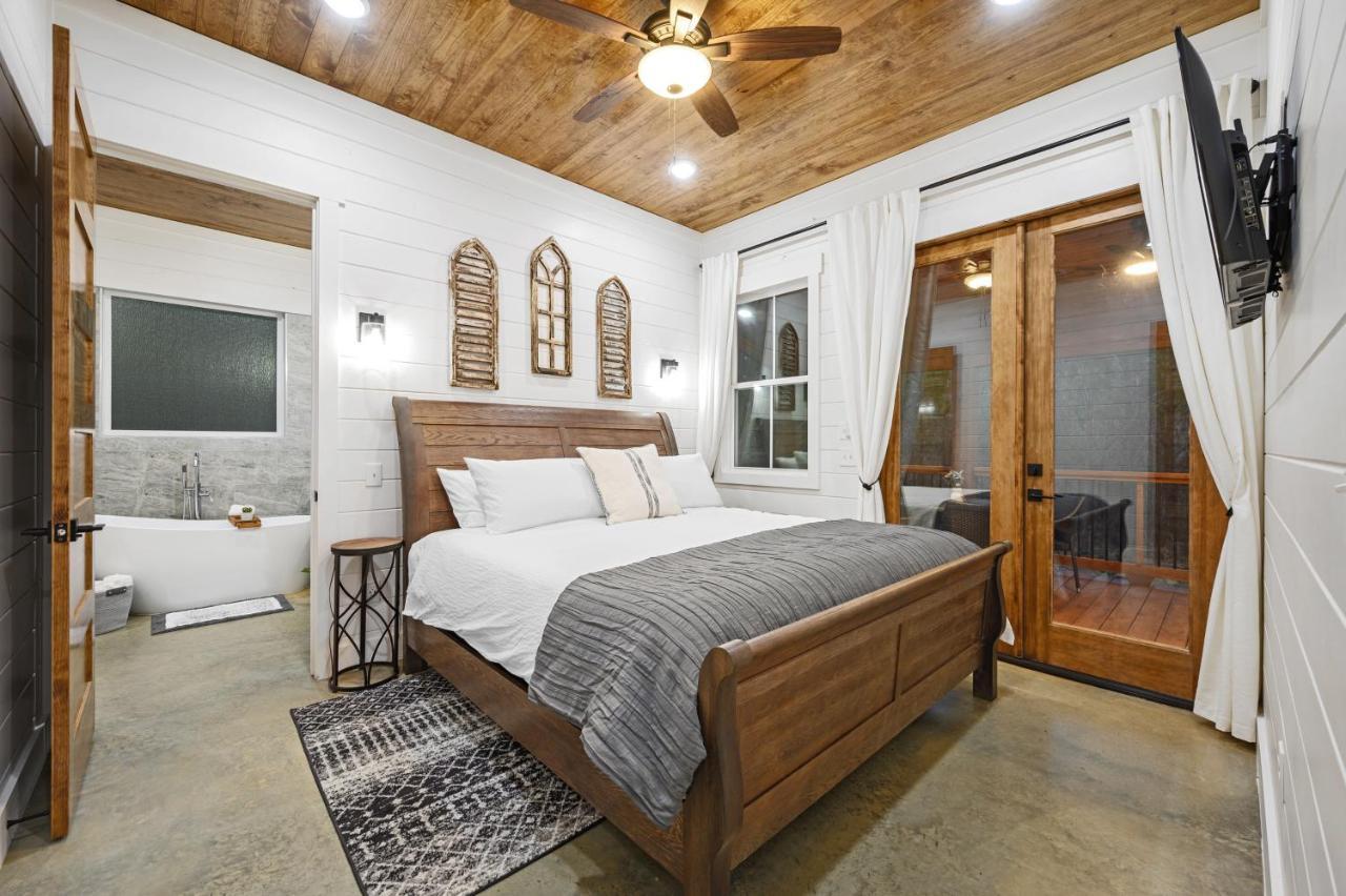 Bella Luna Cabin - Cozy Farmhouse Cabin, Private Deck, Swing Set, Fire Pit, Hot Tub Villa Broken Bow Exterior photo
