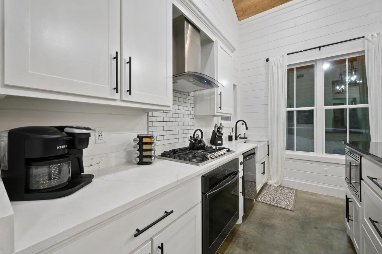Bella Luna Cabin - Cozy Farmhouse Cabin, Private Deck, Swing Set, Fire Pit, Hot Tub Villa Broken Bow Exterior photo